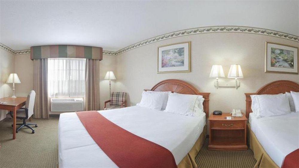 Holiday Inn Express Hotel & Suites Defiance By Ihg Eksteriør bilde