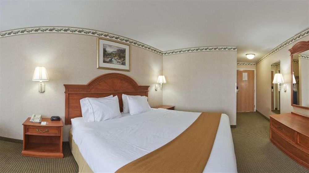 Holiday Inn Express Hotel & Suites Defiance By Ihg Eksteriør bilde
